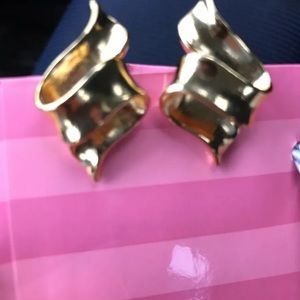 AVON Gold ribbon clip on earrings signed lovely vintage dressy coquette jewelry